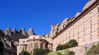 Barcelona Highlights and Montserrat with Cog Wheel Train Guided Day Tour 