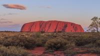 Excursion de 3 jours avec camping à Uluru au départ d'Alice Springs, avec Kata Tjuta et Kings Canyon image 1 Excursion de 3 jours avec camping à Uluru au départ d'Alice Springs, avec Kata Tjuta et Kings Canyon image 1