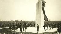 Private Vimy and Belgium Canadian Battlefield Tour from Bruges