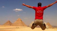 Private Full-Day Tour Visiting Giza Pyramids, Transfers and Lunch Included 