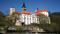 Visite Privée de Prague: le monastère Sazava, château de Cesky Sternberk, Chateau Zleby et Sedlec Ossuary déjeuner compris