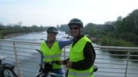 Eco Bike Tour Around Lucca with Light Lunch from Florence