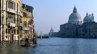 Skip the Line: Morning Venice Gondola Ride and Walking Tour with St Mark's Basilica 