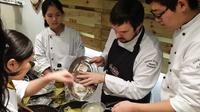 Clase de cocina en Bilbao con visita al mercado cubierto más grande de Europa
