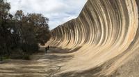 Wave Rock Day Trip from Perth by Luxury Hummer Including Mundaring Weir