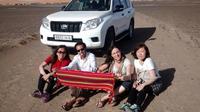 Circuit privé de 3 nuits à la découverte du Sahara, de Marrakech à Fès, à bord d’un 4X4 Circuit privé de 3 nuits à la découverte du Sahara, de Marrakech à Fès, à bord d’un 4X4
