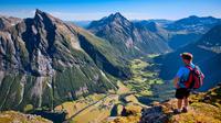 Private Tour: Hiking Mount Slogen from Alesund