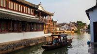  Zhujiajiao Ancient Town and Night Luxury Cruise Tour with Buffet in Shanghai
