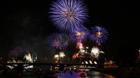 St. Stephen's Day Fireworks Dinner Cruise with piano show and sightseeing