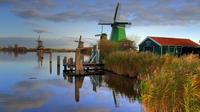 Small Group Zaanse Schans Windmills, Volendam and Old Villages Tour from Amsterdam Including Dutch Schnapps Tasting 
