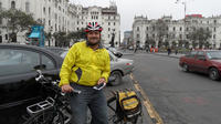 Personalized Bike Tour for One: Experience Downtown Lima comme un local