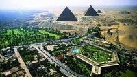 Visite privée du Caire, y compris des pyramides de Gizeh et Musée égyptien avec déjeuner
