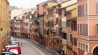 Bike Tour in Bologna with Gelato Tasting