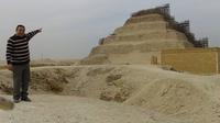 Full-Day Guided Private Tour to Pyramids of Giza Dahshur Sakkara and Memphis