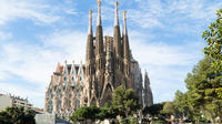 Full Day Guided Tour and Skip the Line: Sagrada Familia, Park Güell and La Pedrera