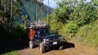 Vin rouge Cascades et 4 x 4 du Tour Dota