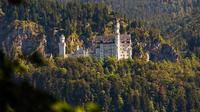 Kastelentour met luxe bus vanuit München naar Neuschwanstein, Hohenschwangau, Linderhof Kastelentour met luxe bus vanuit München naar Neuschwanstein, Hohenschwangau, Linderhof