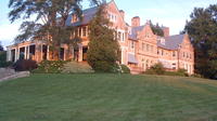 Découvrez 20th Century Seaside Garden Estate Dans Historic Bristol Rhode Island