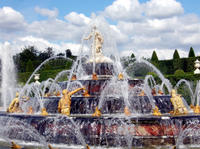 Versailles Guided Tour with Optional Fountain Show 