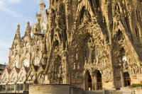 Barcelona Super Saver: Skip-the-Line La Sagrada Familia Tour plus Artistic Barcelona Tour