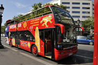 Excursión en autobús con paradas libres por la ciudad de Barcelona Ruta de este a oeste Excursión en autobús con paradas libres por la ciudad de Barcelona Ruta de este a oeste