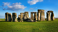 Stonehenge and Salisbury Cathedral Private Day Trip from Weymouth