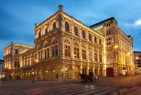 Mozartkonzert in der Wiener Staatsoper in historischen Kostümen Mozartkonzert in der Wiener Staatsoper in historischen Kostümen