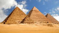 Private Sightseeing Tour of Giza Pyramids and Sakkara