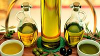 Olive Oil Tasting in a Tuscan Historical Setting