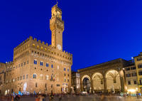 Uffizi Gallery: Tuesday Night Tour Including Aperitivo or Dinner in Piazza della Signoria