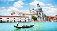 Paseo en góndola por Venecia con serenata incluida Paseo en góndola por Venecia con serenata incluida