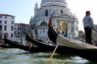 Private Tour: Venice Gondola Ride with Serenade