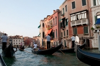 Promenade à pied Dans Venise et tour en gondole