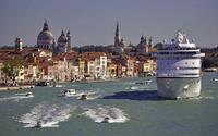 Venice Private Arrival Transfer by Water Taxi: Cruise Port to Central Venice