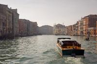 Visite privée: promenade en bateau sur le Grand Canal de Venise le soir