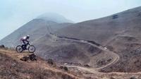 Full-Day Pachacamac Valley Mountain Biking for Experienced Riders