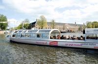 Circuit à Arrêts multiples sur le canal à Amsterdam with billette verser le Rijksmuseum