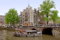 Croisière sur le canal d'Amsterdam en petit bateau ouvert