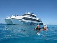 Crucero exterior por la Gran Barrera de Coral para practicar esnórquel y submarinismo desde Cairns Crucero exterior por la Gran Barrera de Coral para practicar esnórquel y submarinismo desde Cairns