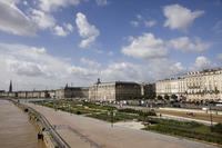 Bordeaux Sightseeing Bus and Walking Tour