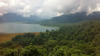 Private Rainforest Trekking Tour with Tamblingan Lake Canoeing