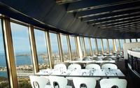 Buffet au restaurant de la Tour de Sydney