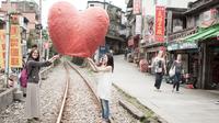 5-Hour Shifen Old Street Walk and Pingxi Sky Lantern Tour from Taipei