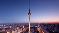Evite las colas: entrada a primera hora o por la noche a la Torre de TV de Berlín Evite las colas: entrada a primera hora o por la noche a la Torre de TV de Berlín