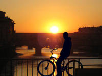 Recorrido panorámico en bicicleta al atardecer Recorrido panorámico en bicicleta al atardecer
