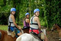 Tour combinado de San José: Paseo a caballo y paseo en barco por el río Sarapiquí Tour combinado de San José: Paseo a caballo y paseo en barco por el río Sarapiquí