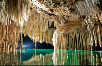Visite souterrain de la rivière du Rio Secreto with Les Grottes de cristal