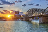 Cologne Hop-On Hop-Off Bus Tour and Rhine River Sightseeing Cruise