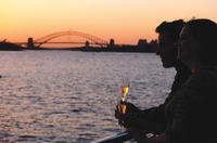 Crucero con cena al atardecer por el puerto de Sídney Crucero con cena al atardecer por el puerto de Sídney