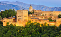 Excursión de un día a Granada desde Sevilla, con entrada sin colas al Palacio de la Alhambra y un recorrido a pie opcional por el Albaicín Excursión de un día a Granada desde Sevilla, con entrada sin colas al Palacio de la Alhambra y un recorrido a pie opcional por el Albaicín